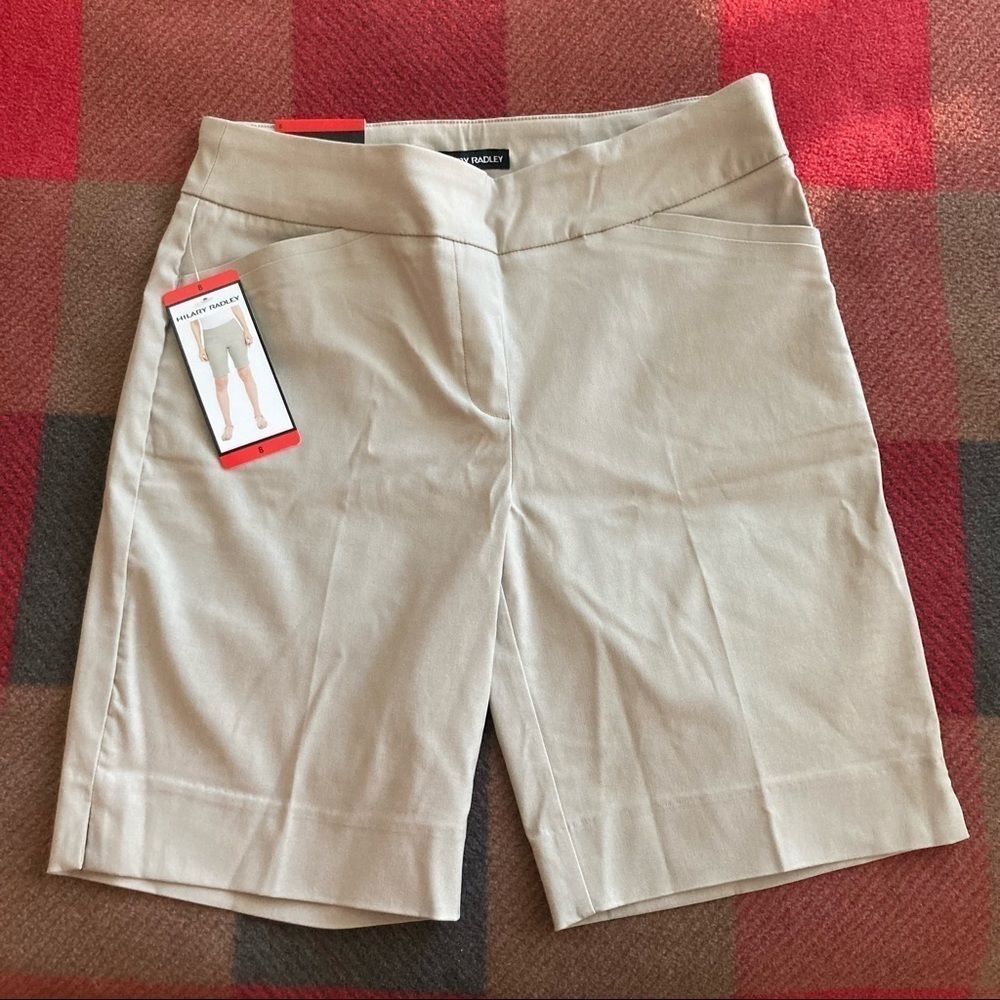 HILARY RADLEY Sz 8 Bermuda 9” Inseam Stretchy Pockets Shorts. NWT